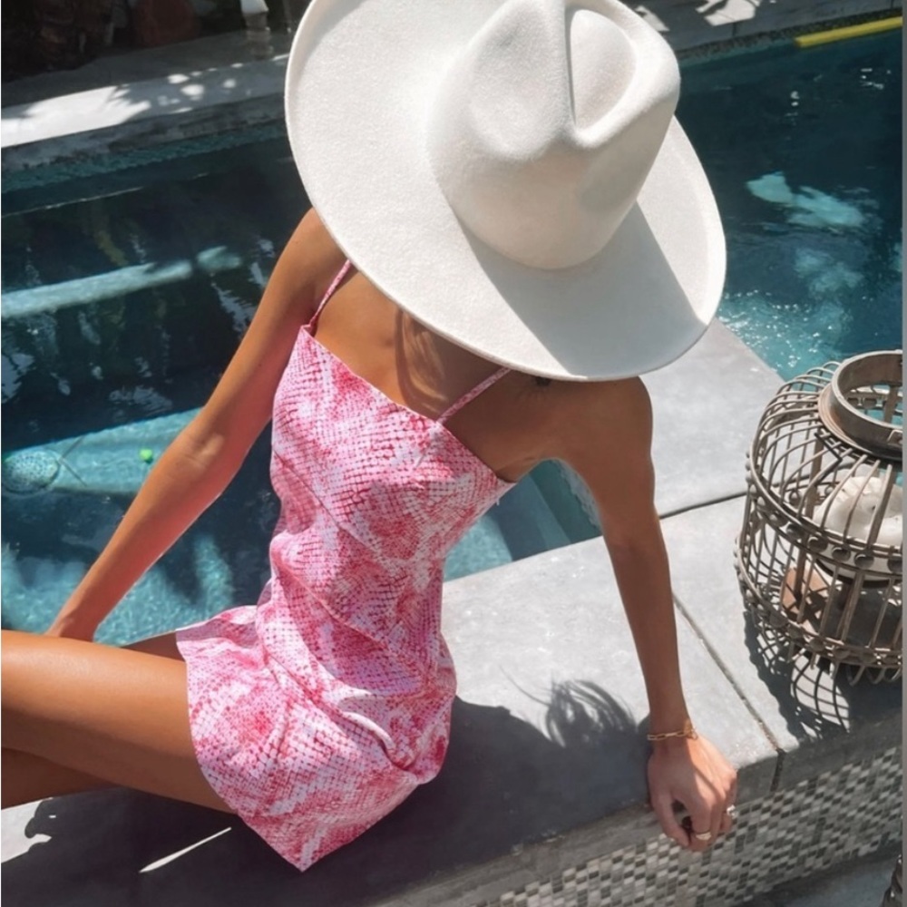 NWT Beach Bunny Women's Harper Square
Neckline Slip Dress In Snake Pink Size M